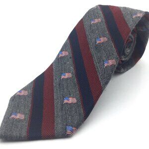 Lands End Mens Neck Dress Tie Gray/Red U.S.A. Flag 55% Silk 45% Wool 1611-543